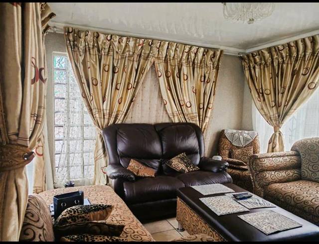 3 BEDROOM HOUSE FOR SALE IN WESTENBURG